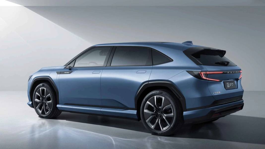 HONDA P7 TÜRKİYE'YE GELİRSE ARABA PAZARI ALTÜST OLACAK: İşte Japon devinin yeni amiral gemisi 5